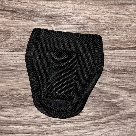 Bianchi AccuMold Single Cuff Handcuff Case - Picture 3 of 4